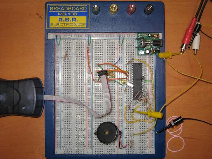 Bare-bones Uzebox on a breadboard