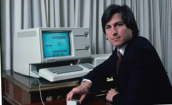 Steve Jobs with an Apple Lisa