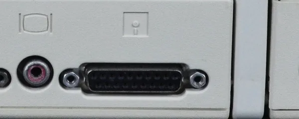 Apple IIc floppy port