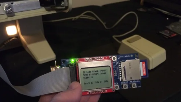 Floppy Emu connected to a Lisa
