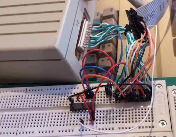 Daisy chain circuit on a breadboard