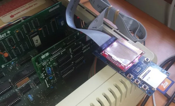 Floppy Emu inside an Apple IIe
