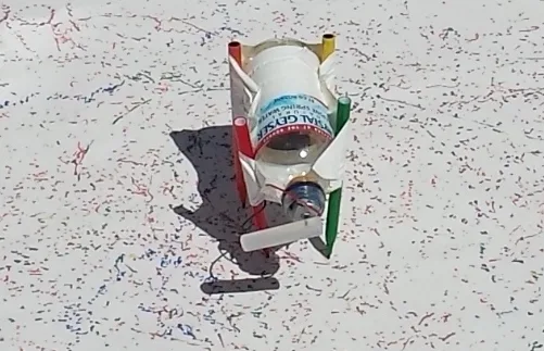 Scribbling machine made from a bottle