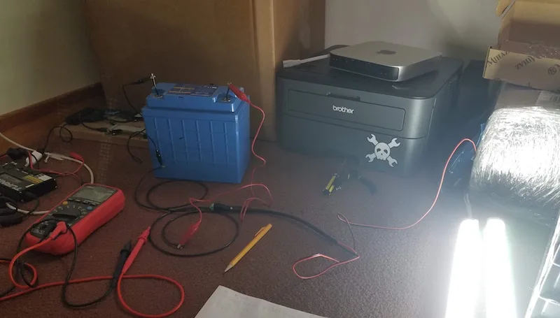 Battery discharge test setup