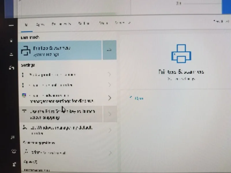 Laptop screen with display problems